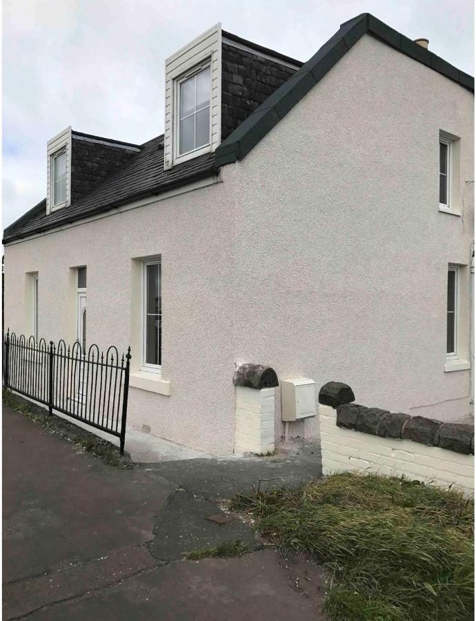 4 Bed Bungalow Near Airport Edinburgh Exterior photo