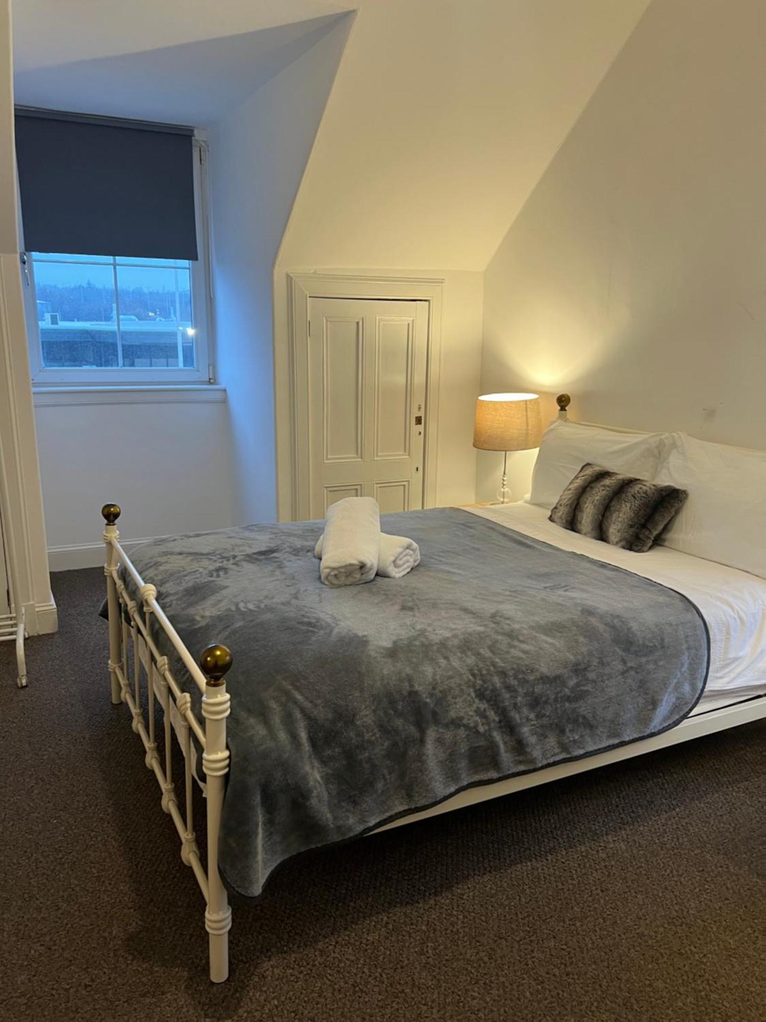 4 Bed Bungalow Near Airport Edinburgh Exterior photo