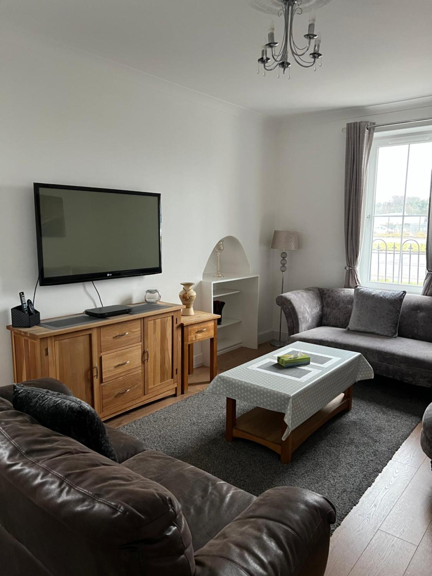 4 Bed Bungalow Near Airport Edinburgh Exterior photo